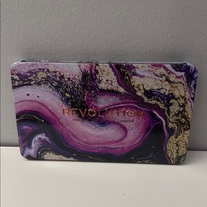 Revolution Marble Effect Makeup Palette in Purple and Gold